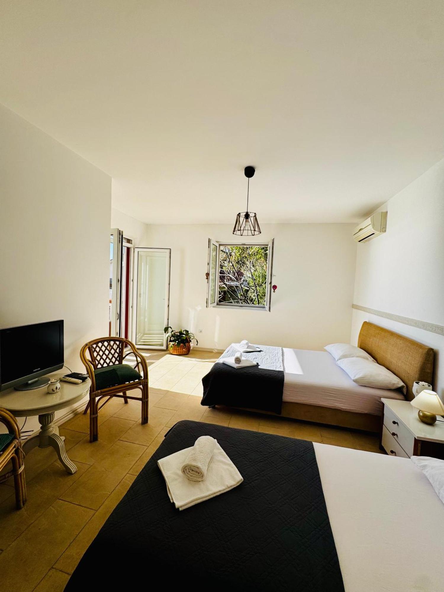 Budva Felix Suites Exterior foto